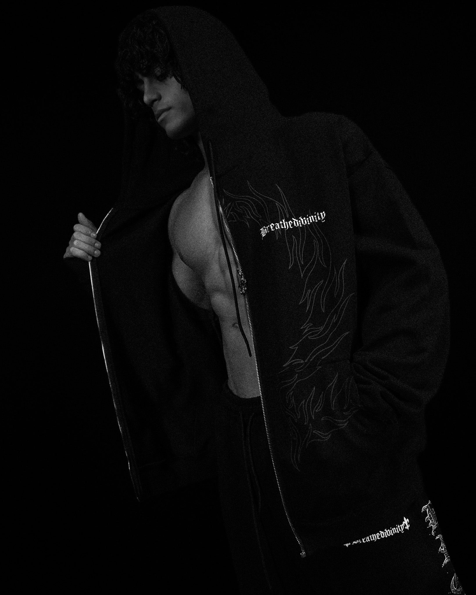 Elegant Oversized Zip-up Hoodie [VOID BLACK] – Breathedivinity