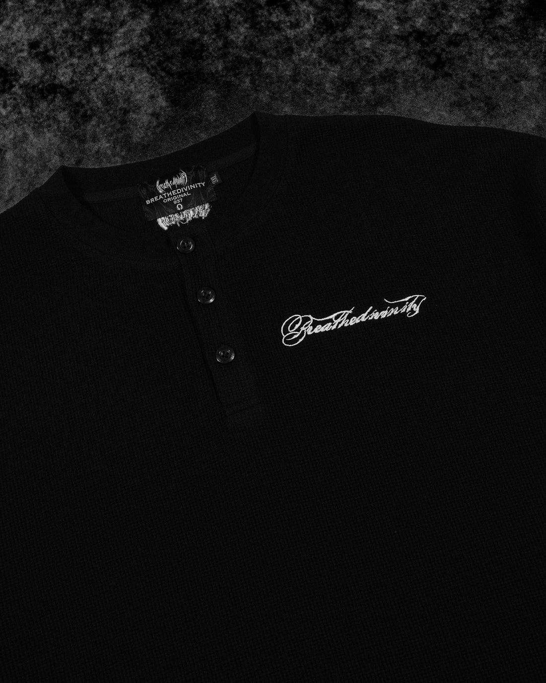 Oversized Elegance Waffle Henley [VOID BLACK]
