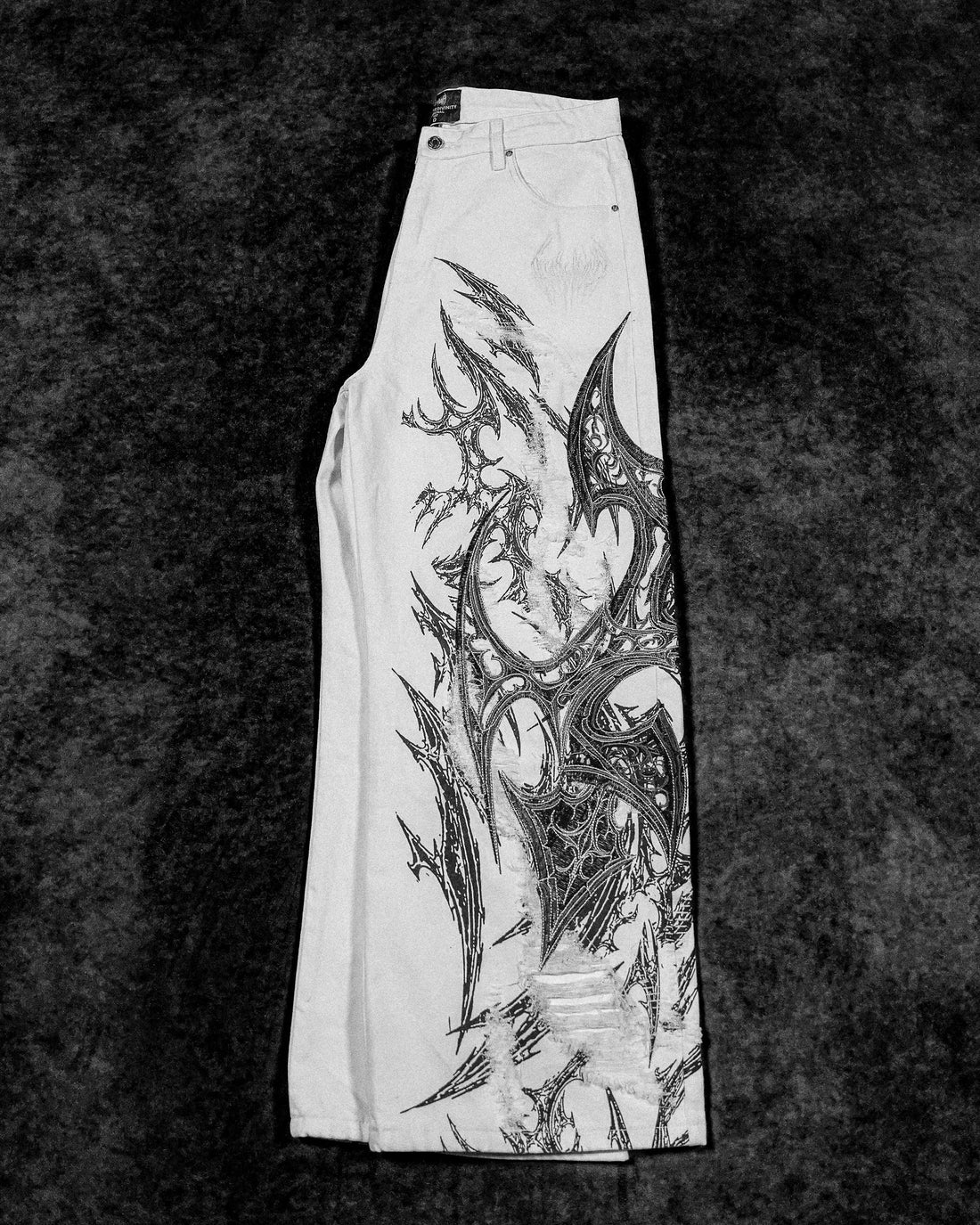 Soul Decay Oversized Distressed Denim Jeans [DIVINE WHITE]