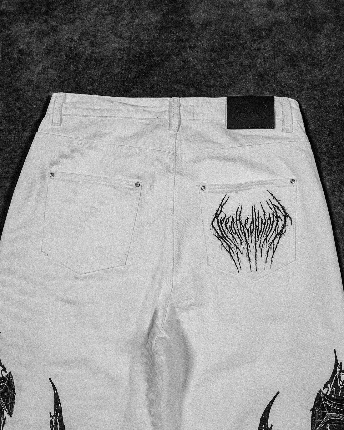 Soul Decay Oversized Distressed Denim Jeans [DIVINE WHITE]