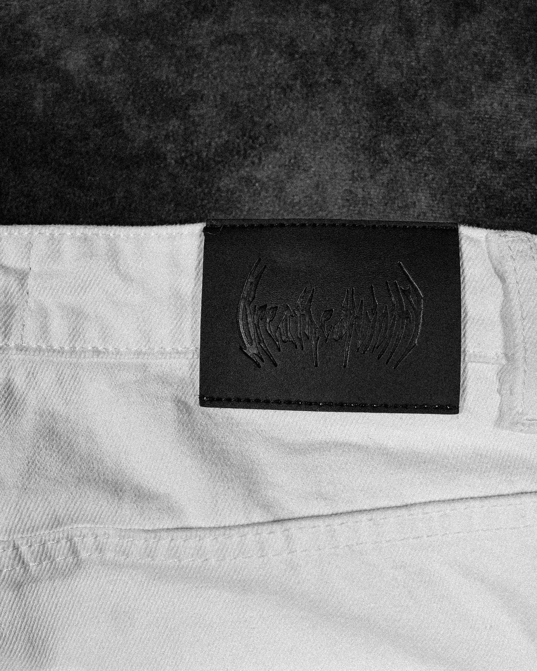 Soul Decay Oversized Distressed Denim Jeans [DIVINE WHITE]