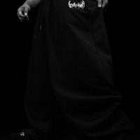 Essential Embroidery 937  Banana shape sweatpants [VOID BLACK]