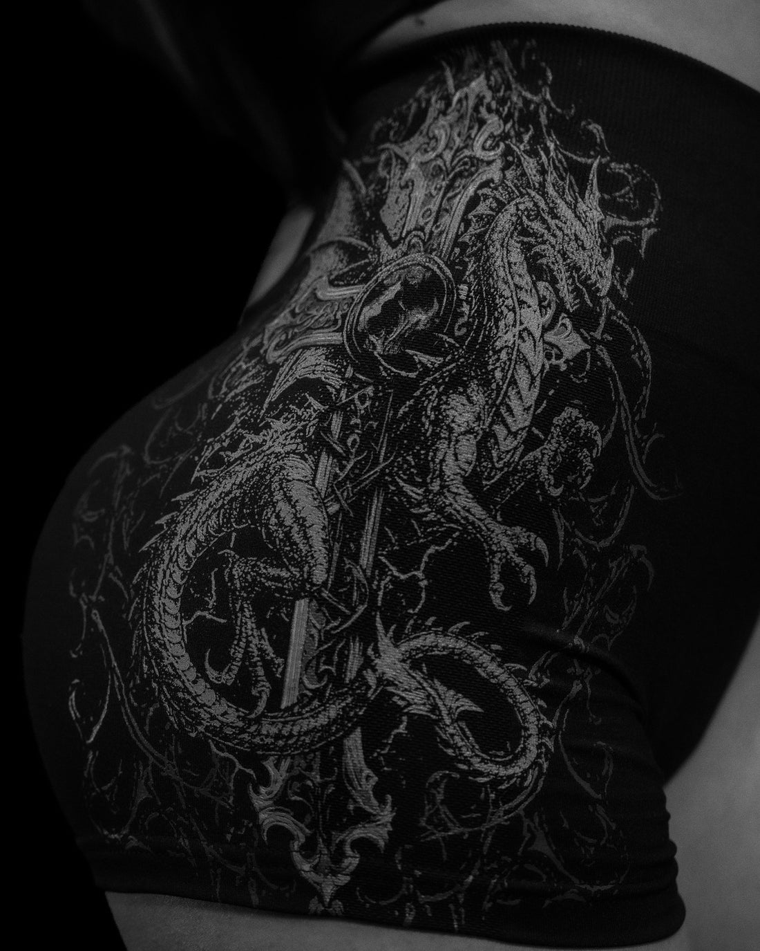Women's Void Tech™ Wyvern Seamless Shorts [DARKNESS]
