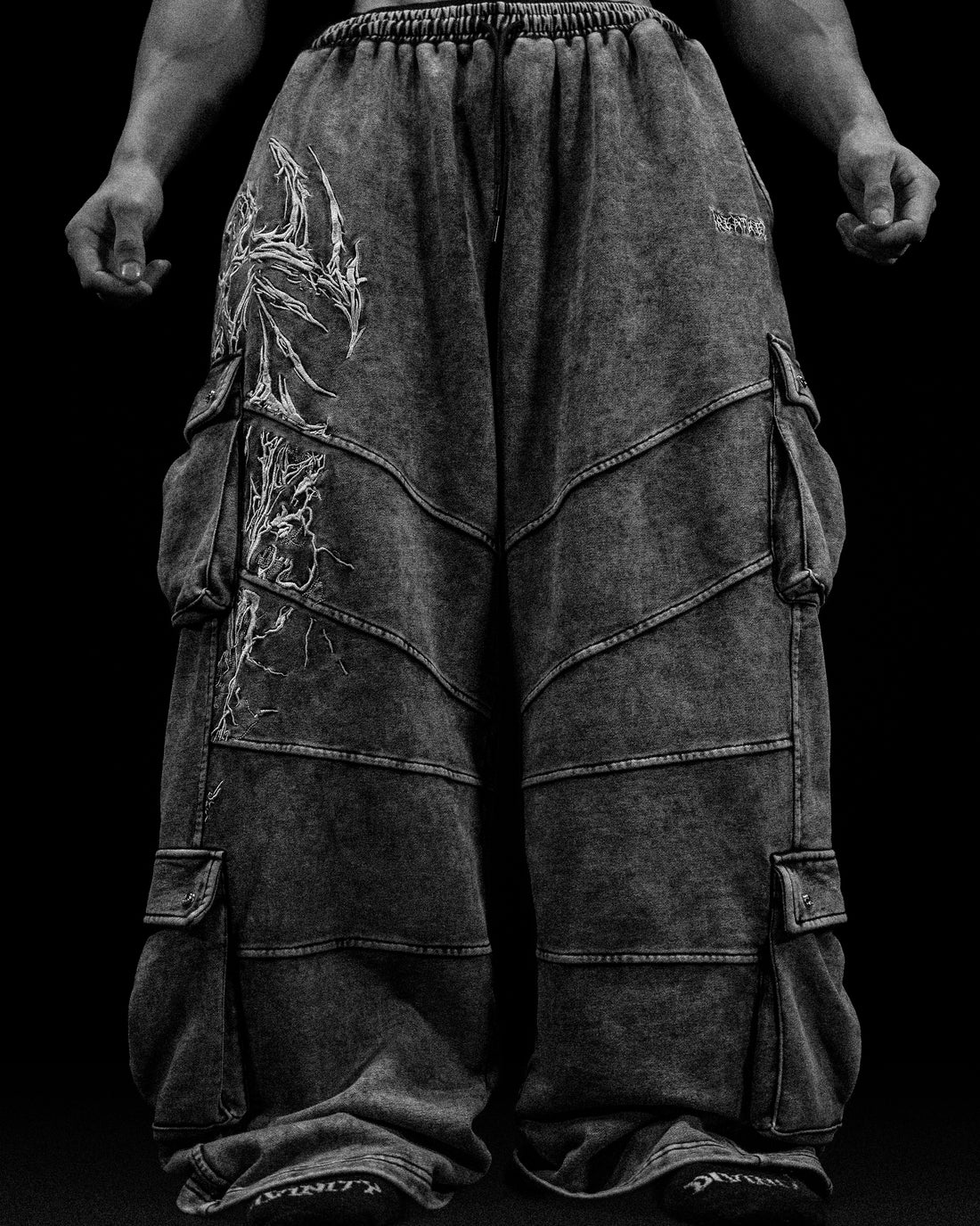 937 Embroidered Tactical Oversized Uncuffed Cargos [VINTAGE]