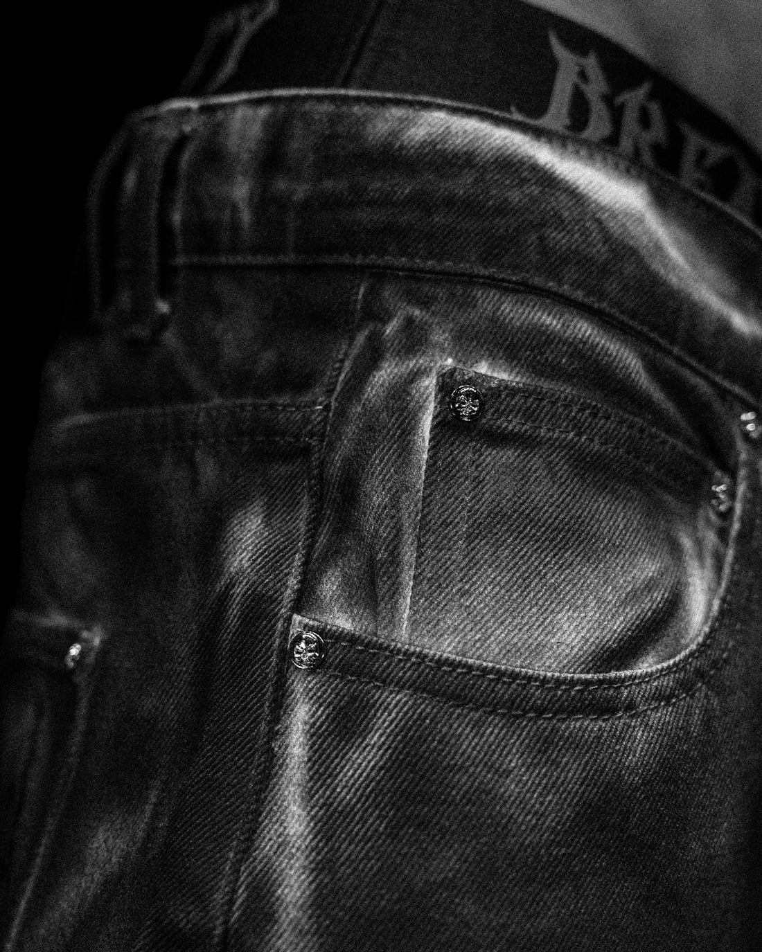 Soul Decay Oversized Distressed Denim Jeans [ANGEL WASHED]