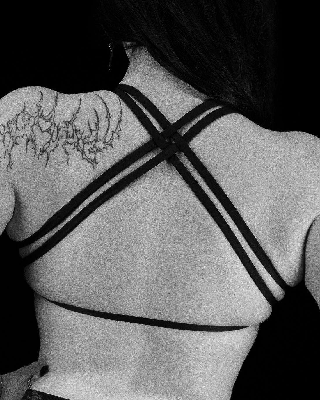 Women's Omen Void Tech™ Sports Bra [DARKNESS]