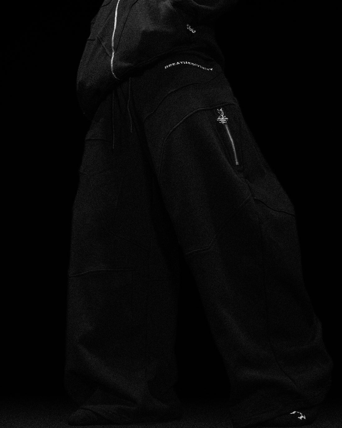 Deconstructed Oversized Cut & Sew Panel Sweatpants [VOID BLACK]