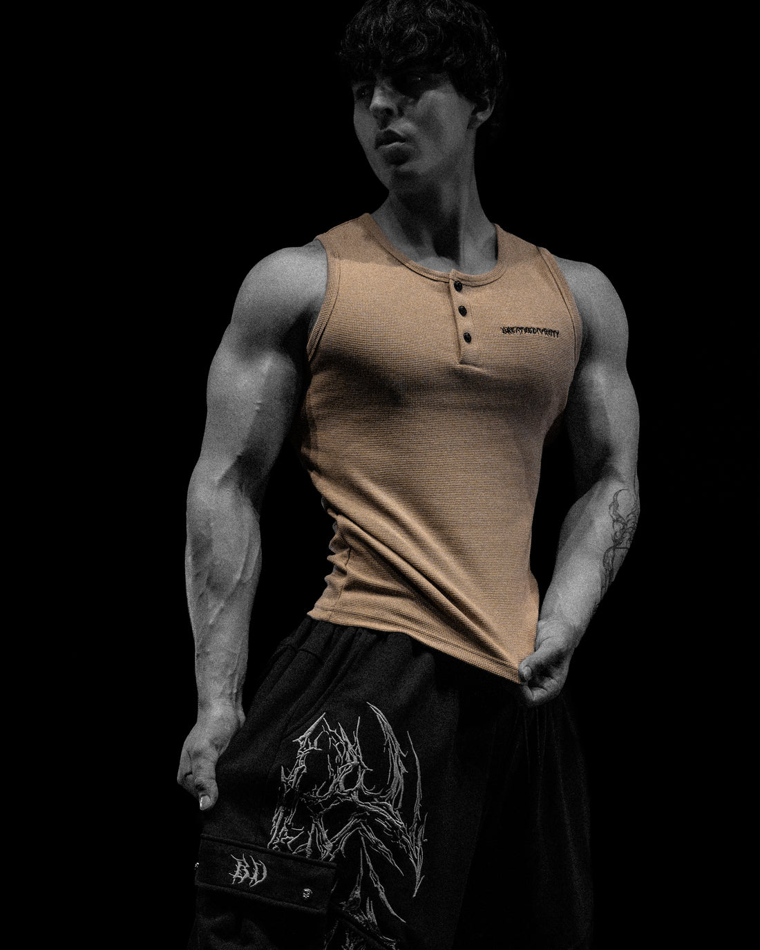 Metallic Henley Cut-off [TAUPE]