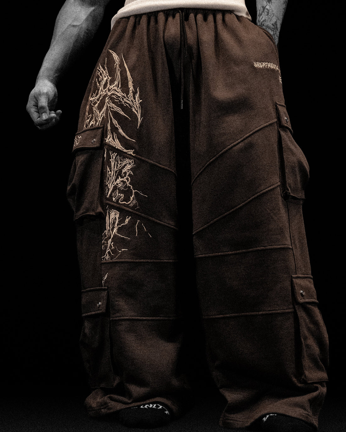 937 Embroidered Tactical Oversized Uncuffed Cargos [ROOT BEER]