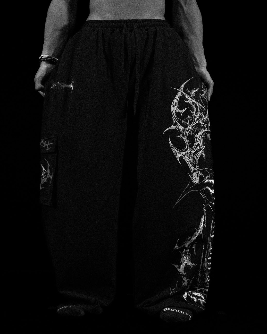 Death-Script Oversized Uncuffed Cargos [VOID BLACK]
