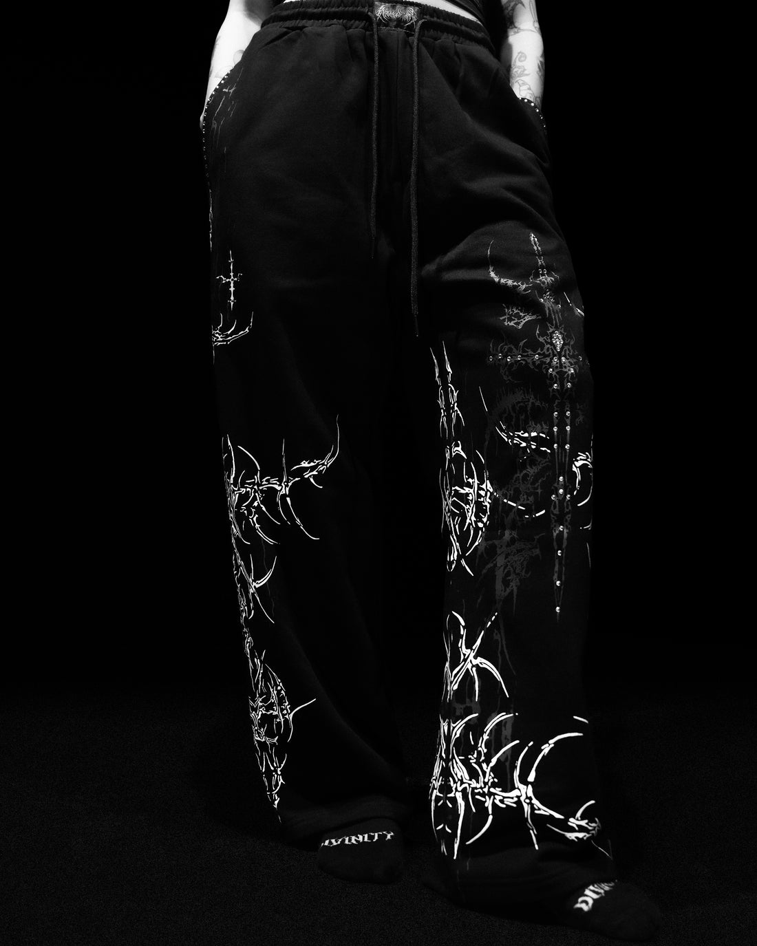 Women's Widow's Blade Rhinestone Uncuffed luxury sweatpants [VOID BLACK]