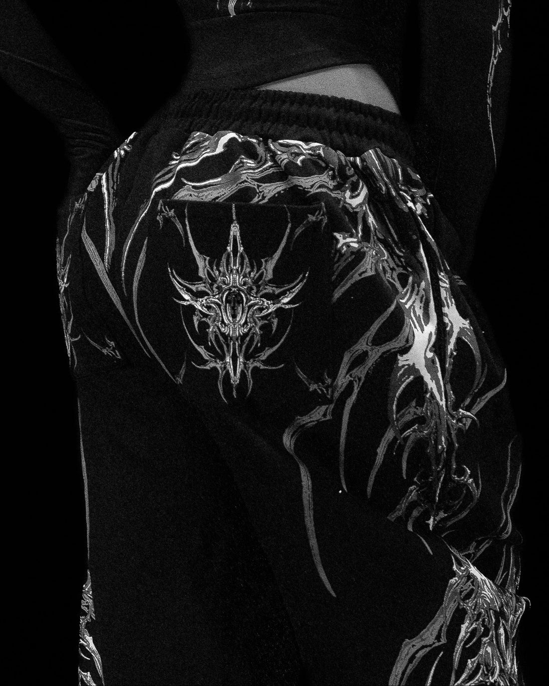 Women's Eternal Flame Rhinestone Oversized Sweatpants [VOID BLACK]