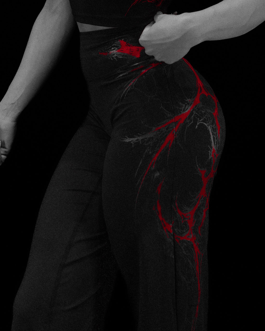 Womens Void Tech™ Voltage Flare Leggings [NIGHTMARE]