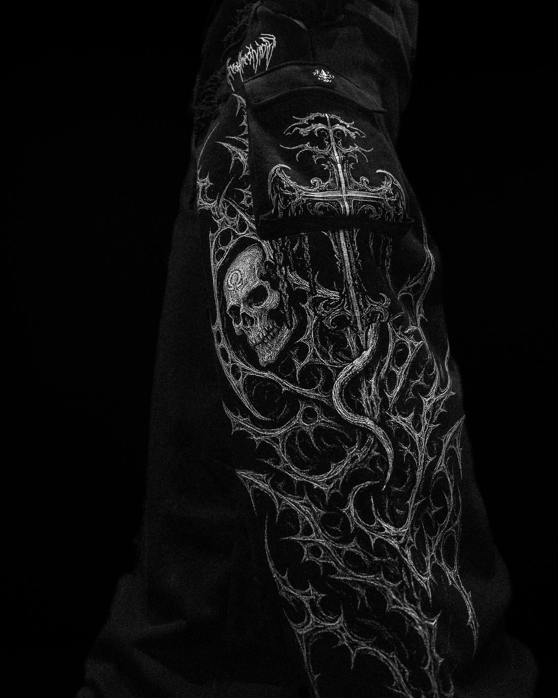 Mens Tarnished Uncuffed Luxury Cargos [VOID BLACK]