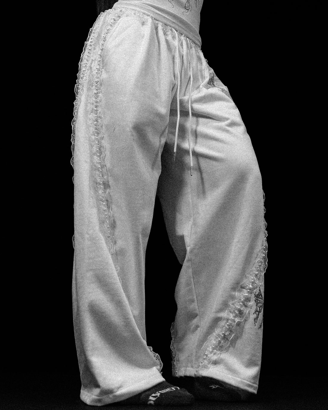 Women's Faerie Banana Shaped Uncuffed Sweatpants [ANGEL VEIN]