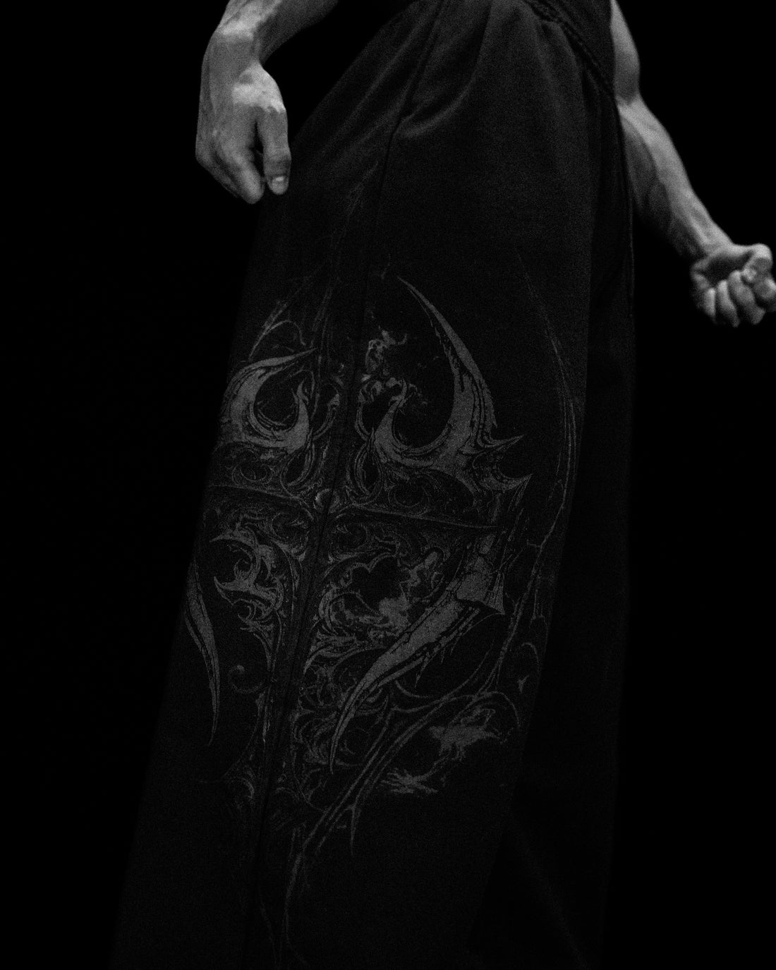 Executioner Banana Shape Uncuffed sweatpants [DARKNESS]