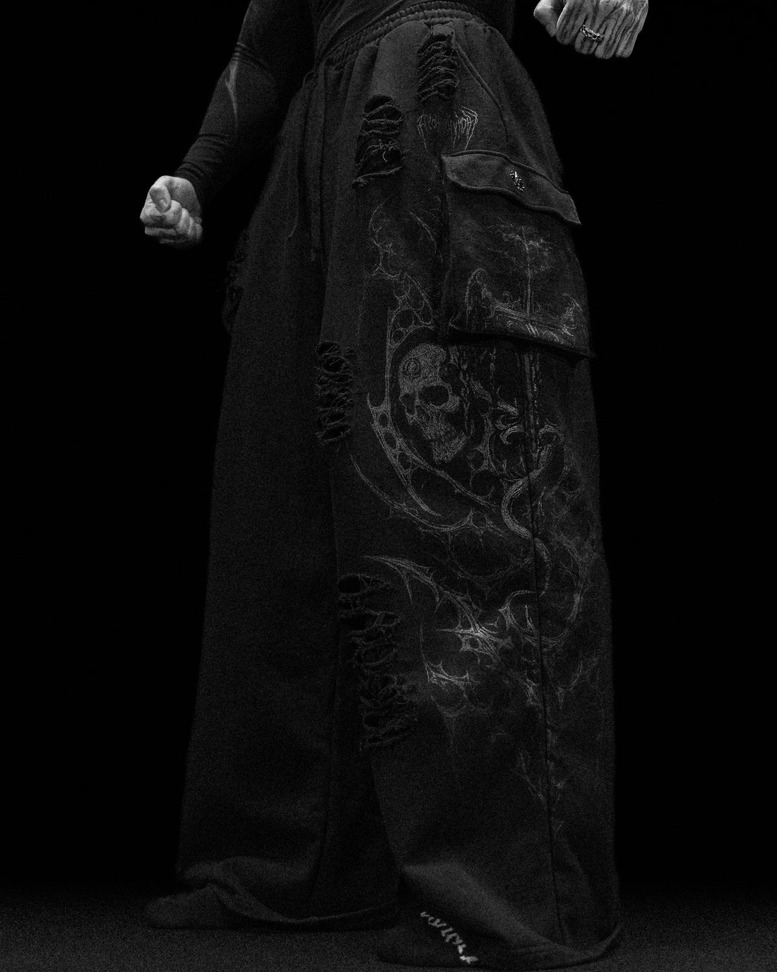 Mens Tarnished Uncuffed Luxury Cargos [DARKNESS]