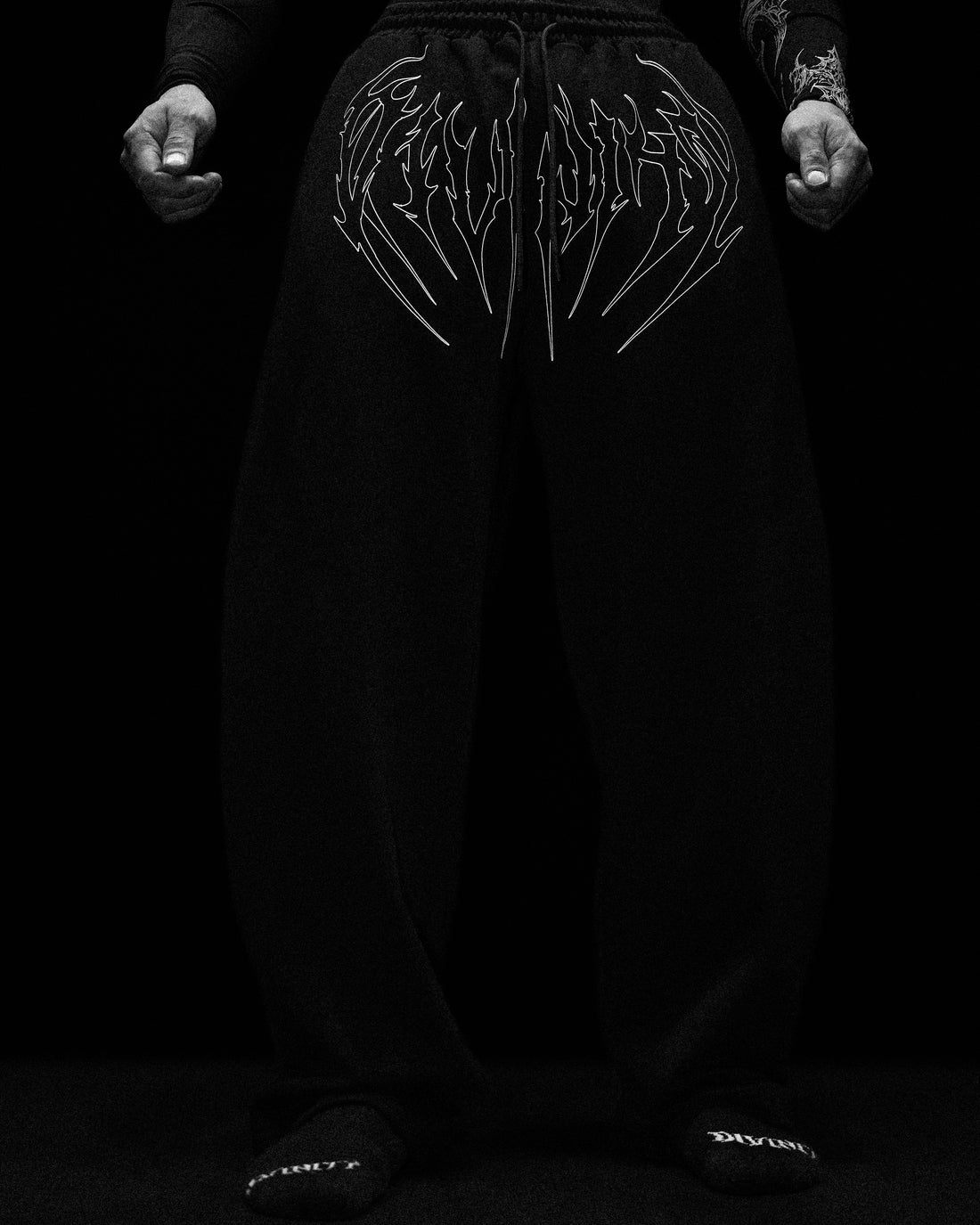 Nightstalker Banana Shape Uncuffed luxury sweatpants [VOID BLACK]