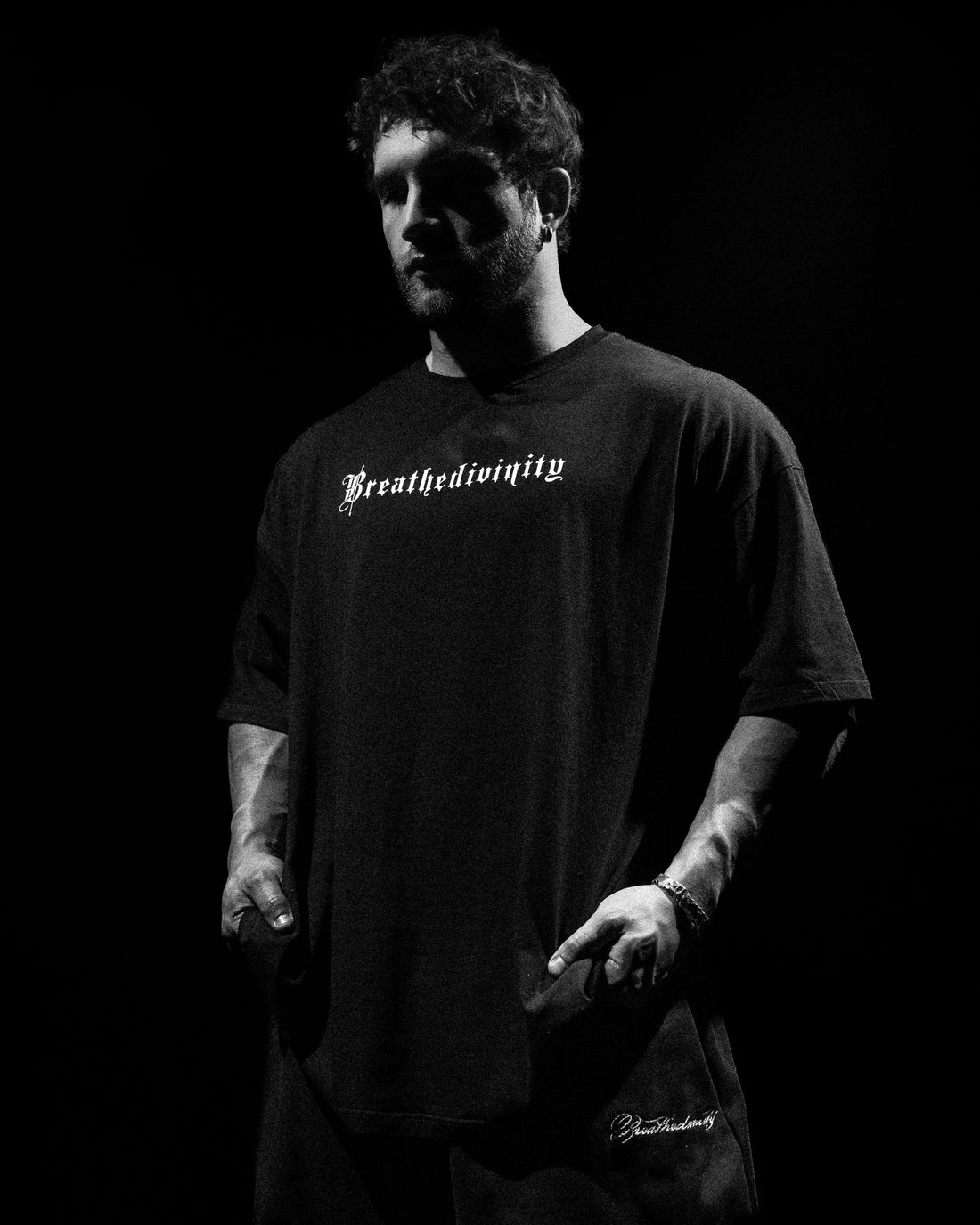 Elegant Lightweight Oversized Tee [VOID BLACK]