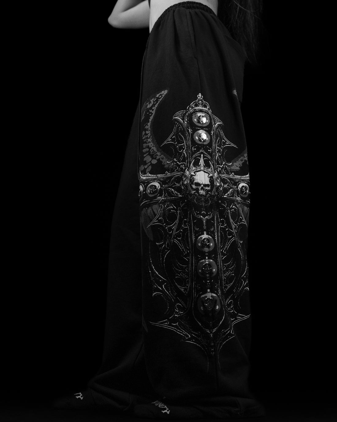 Women's Seraphim banana shaped Uncuffed Sweatpants [VOID BLACK]