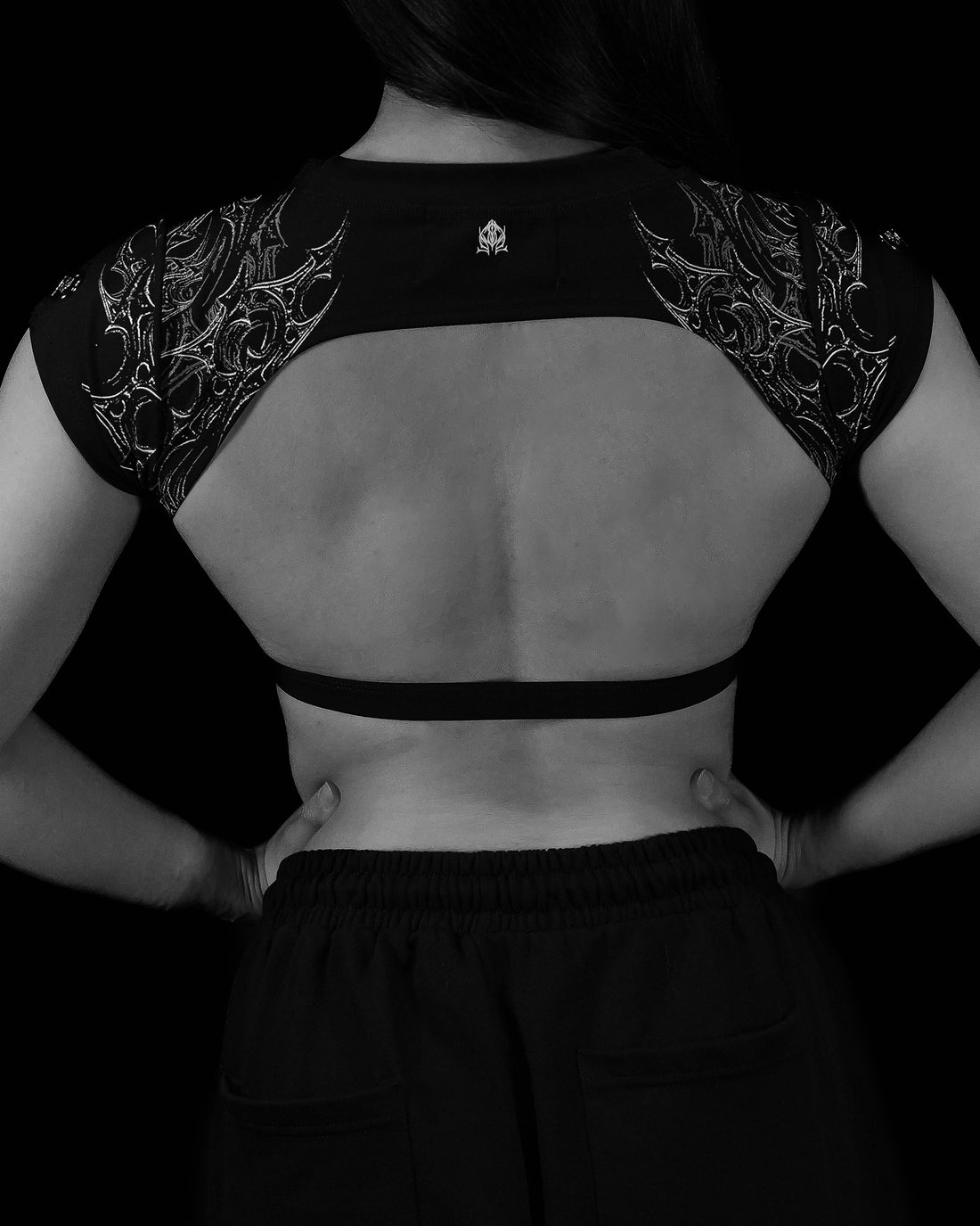 Women's Seraphim Open Back Crop Top [VOID BLACK]