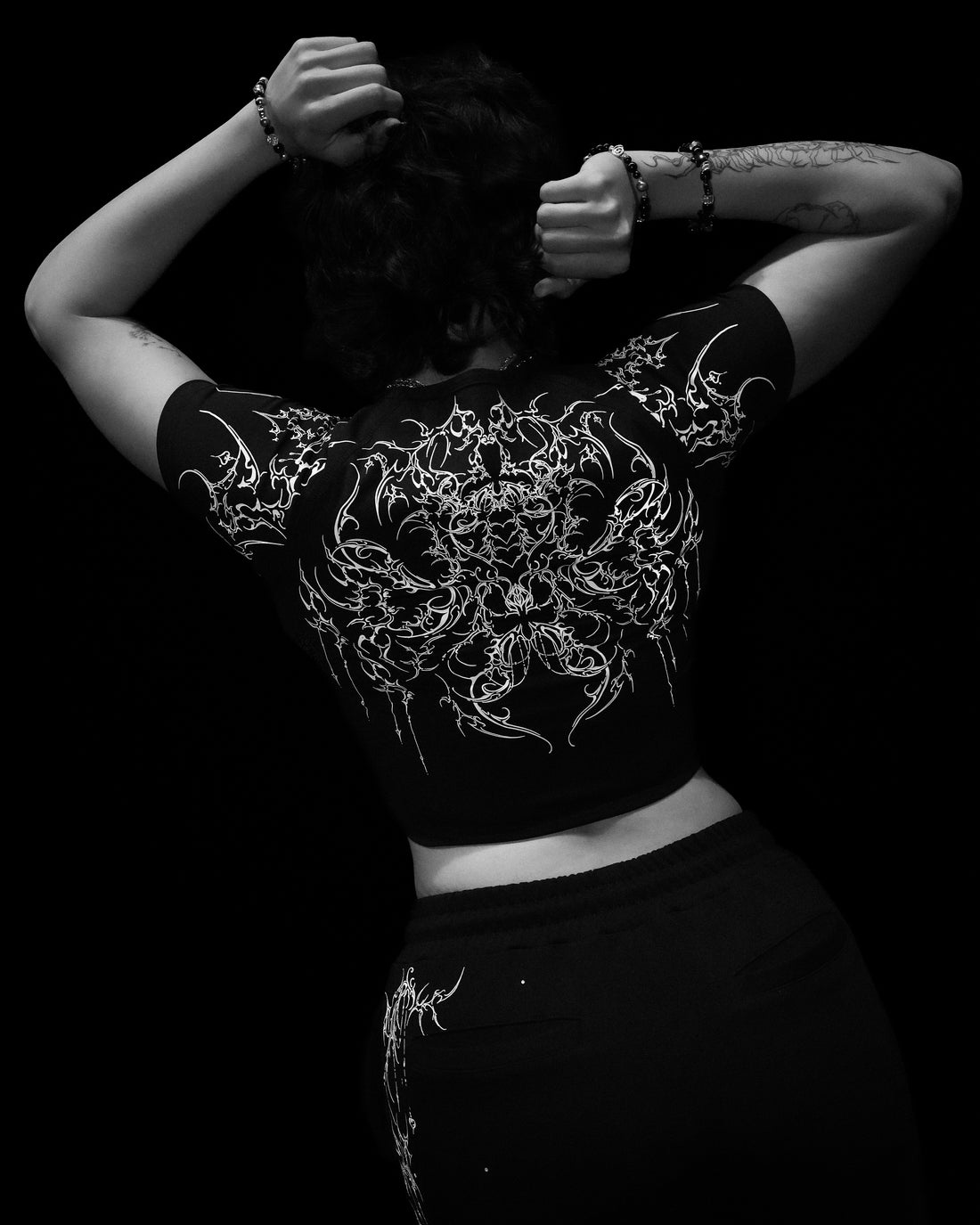 Women's Void Tech™ Black Petal Cropped Compression [VOID BLACK]