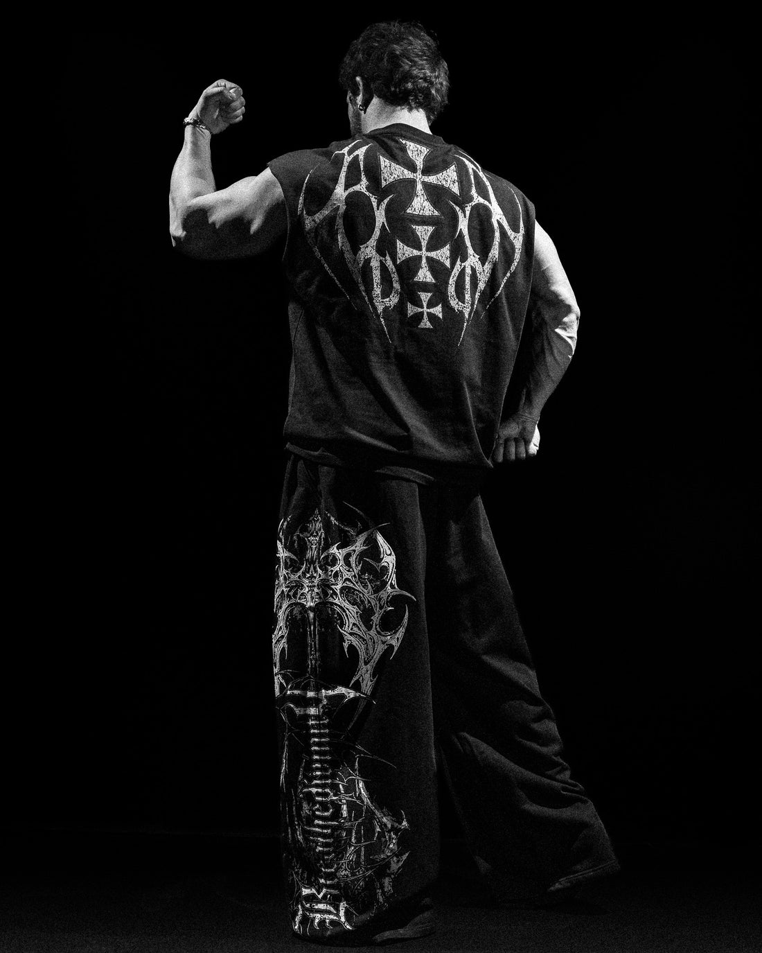 Armored Cut-off Tee [VOID BLACK]
