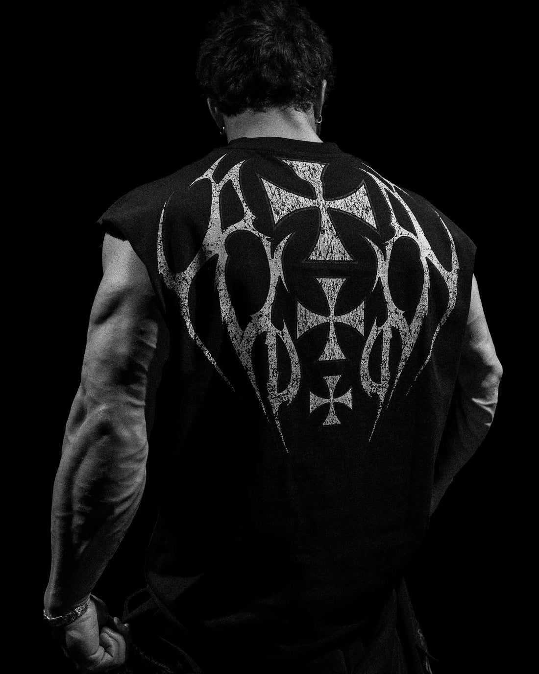 Armored Cut-off Tee [VOID BLACK]