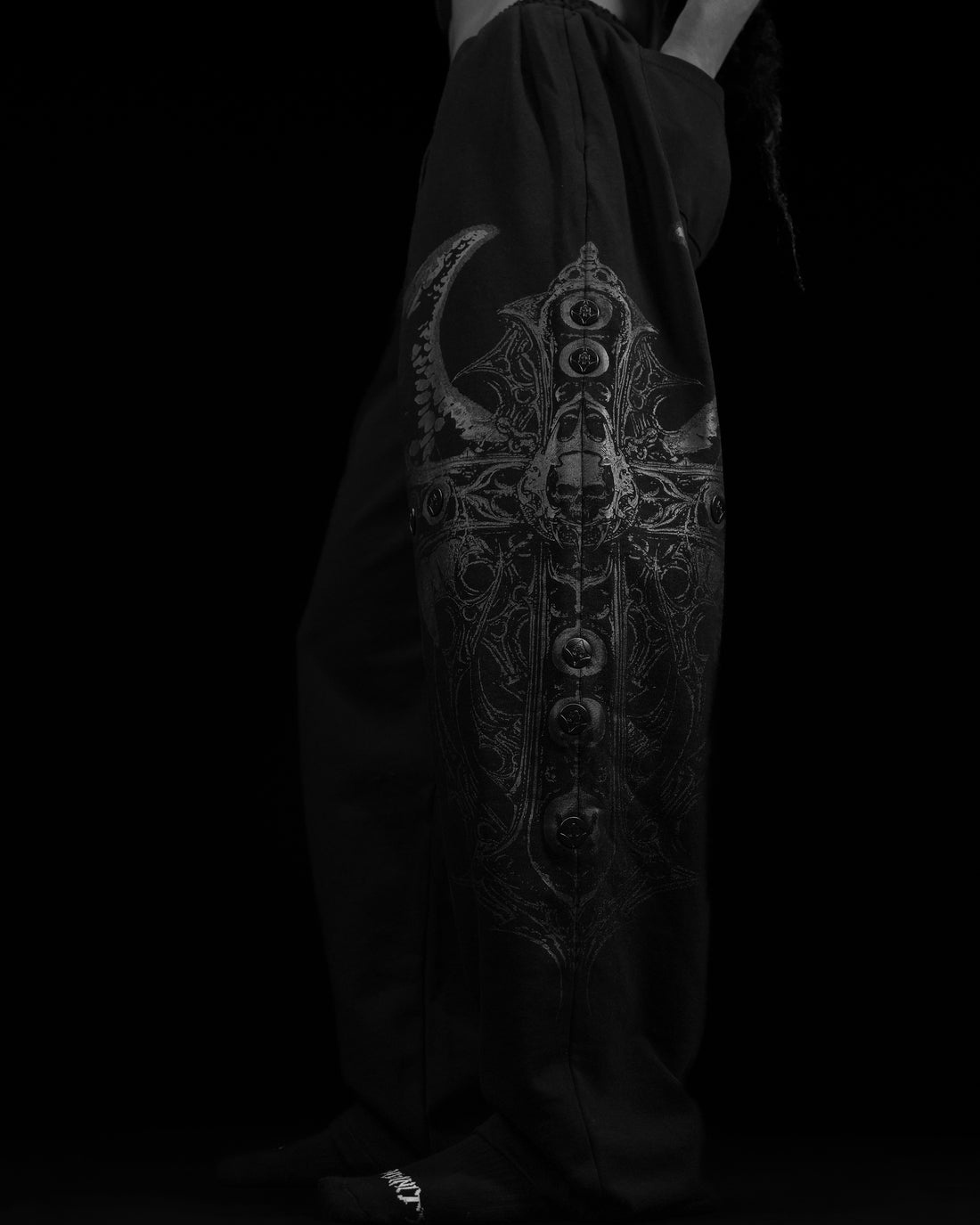 Women's Seraphim banana shaped Uncuffed Sweatpants [DARKNESS]