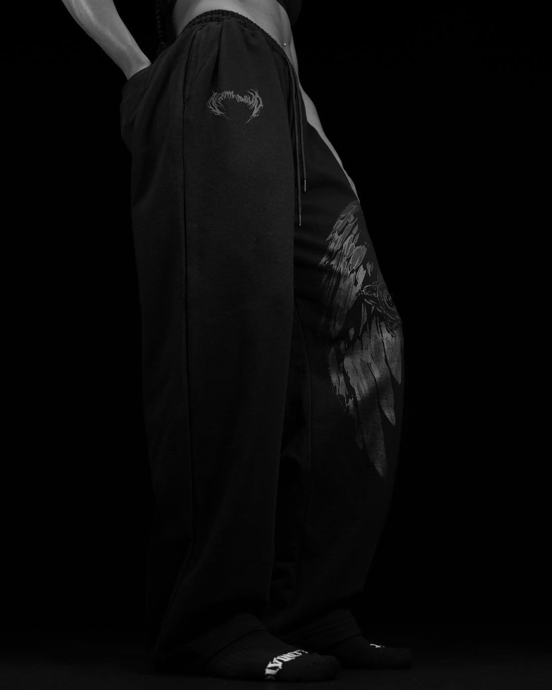 Women's Seraphim banana shaped Uncuffed Sweatpants [DARKNESS]