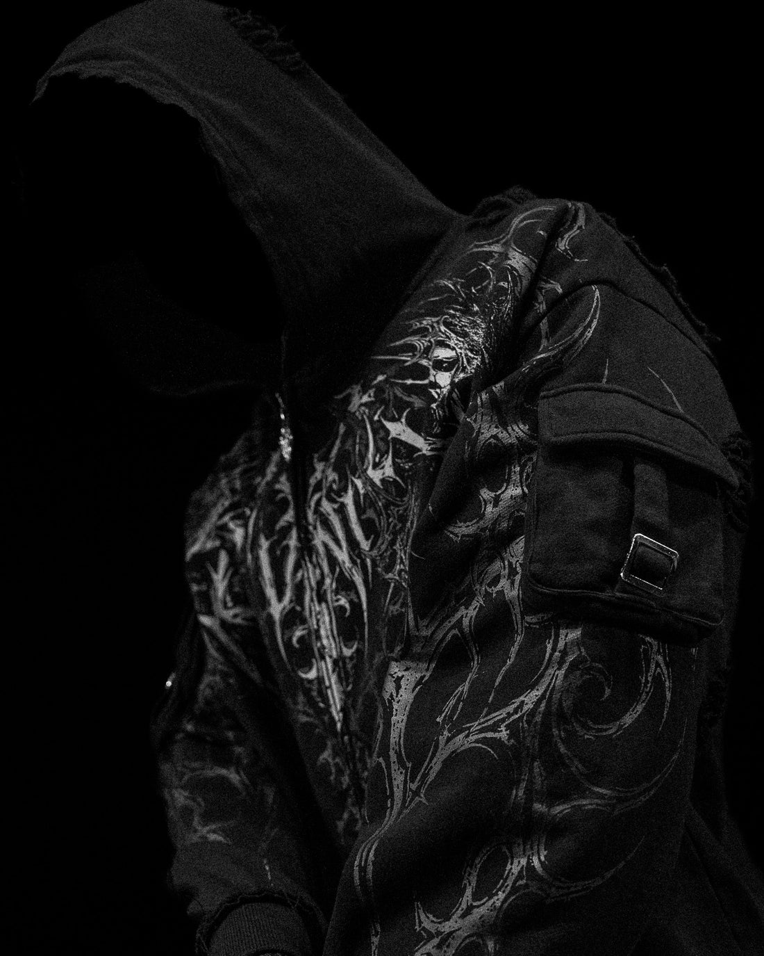 Vindicator Tarnished Cargo Oversized Zip-up Hoodie [VOID BLACK]