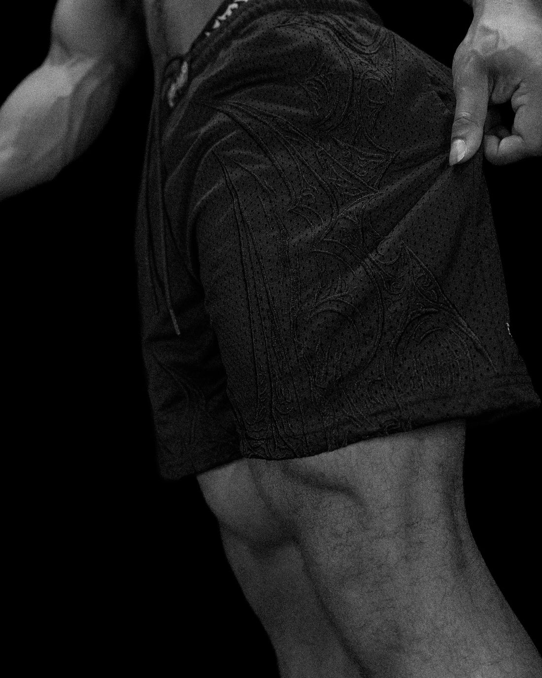 Skeletal Embroidered Bodybuilding mesh shorts [DARKNESS]