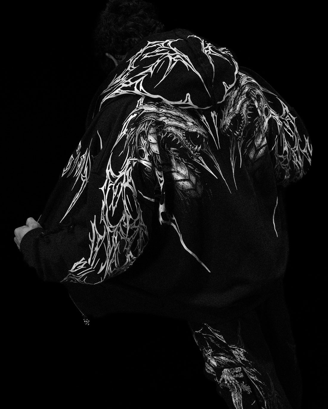 Tarnished Leviathan Oversized Zip-up Hoodie [VOID BLACK]