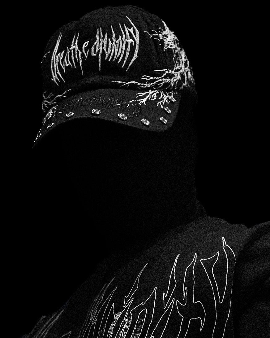 Tarnished Metallic Logo Cap [VOID BLACK]