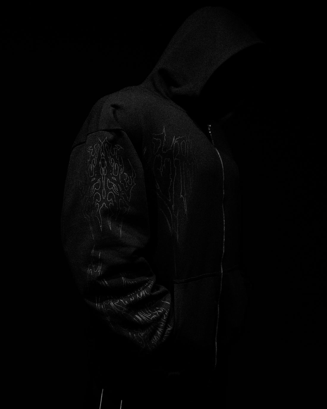 Abyssal Wraith Oversized Zip-up Hoodie [DARKNESS]