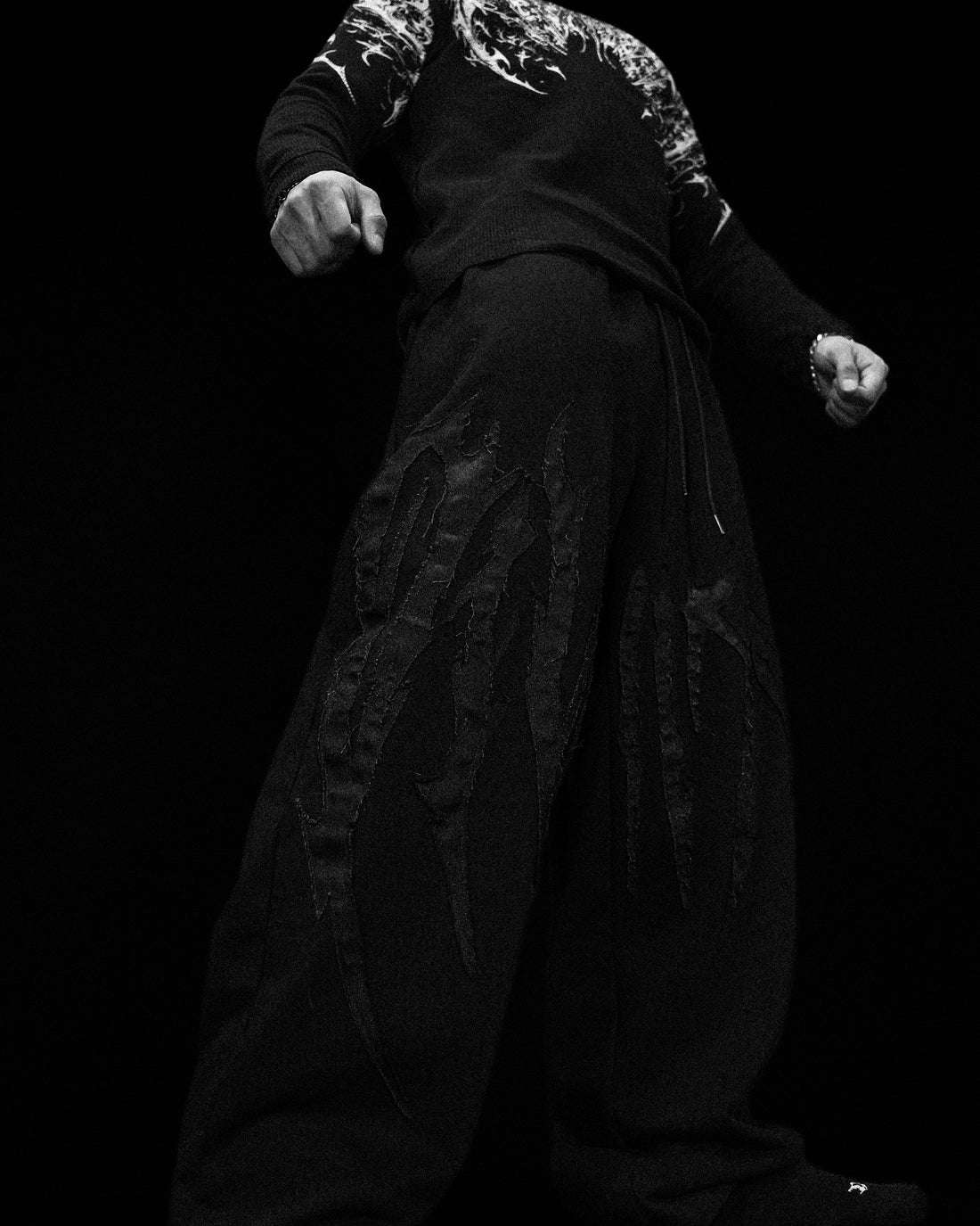 Destroyed Banana Shape sweatpants [DARKNESS]