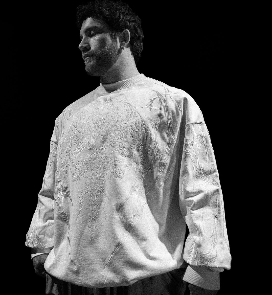 Vengeance Embroidery Oversized Crewneck [PORCELAIN]