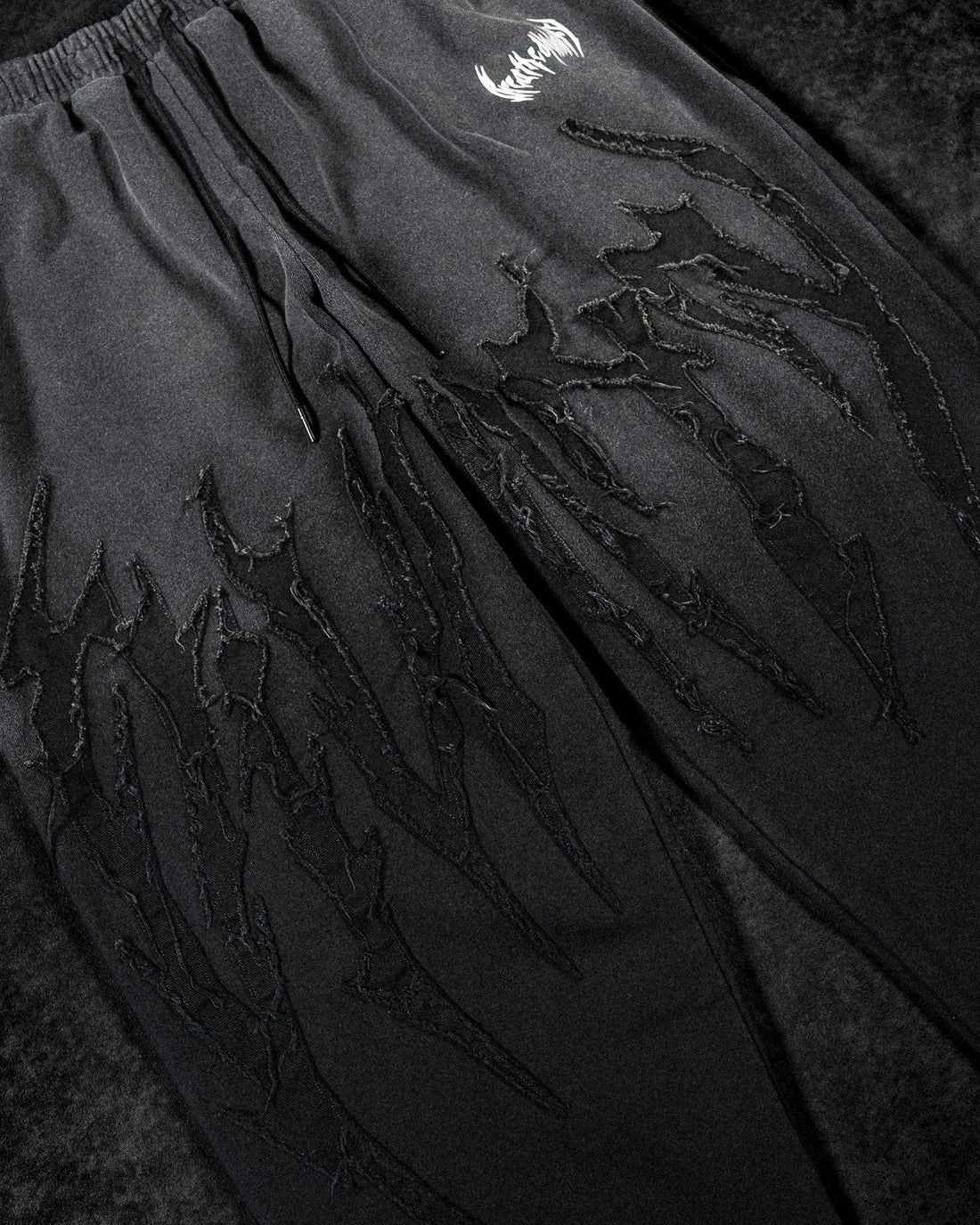 Destroyed Banana Shape sweatpants [SMOKE WASHED]