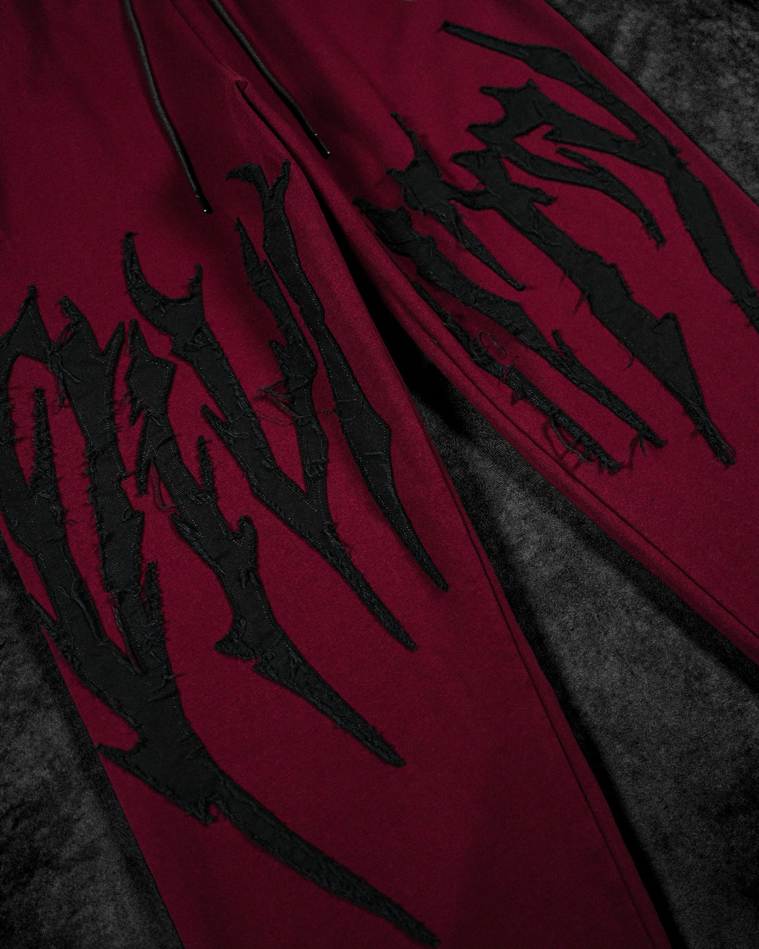 Destroyed Banana Shape sweatpants [CRIMSON]
