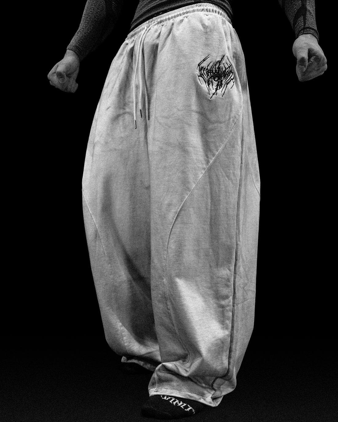 Mens Essential Embroidered Uncuffed Sweatpants [BONE]