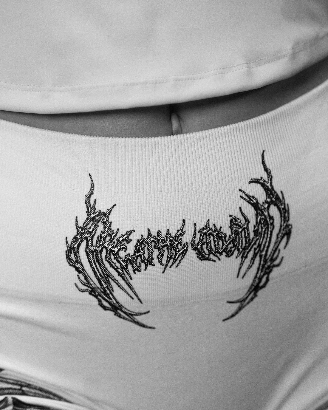 Void Tech™ Twilight Seamless Shorts [DIVINE WHITE]