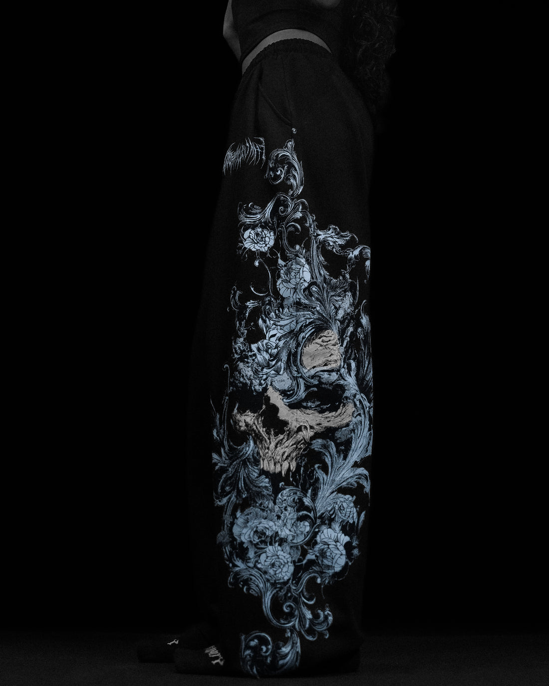 Women's Death Rose Banana Shaped Uncuffed Sweatpants [FROST]