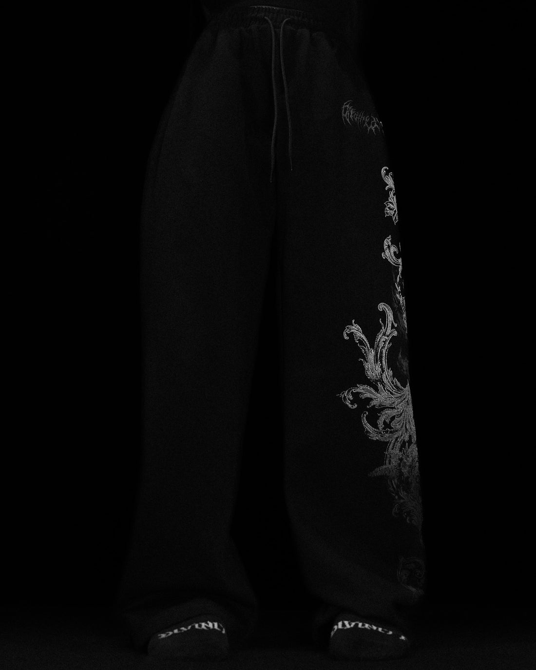 Women's Death Rose Banana Shaped Uncuffed Sweatpants [VOID BLACK]