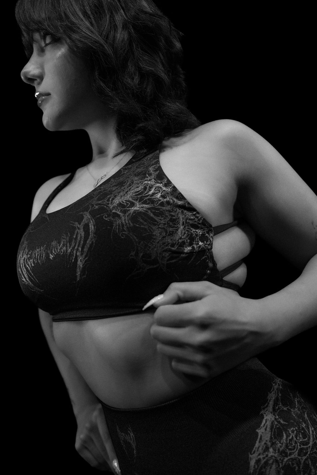 Women's Void Tech™ Death Crawler Sports Bra [DARKNESS]