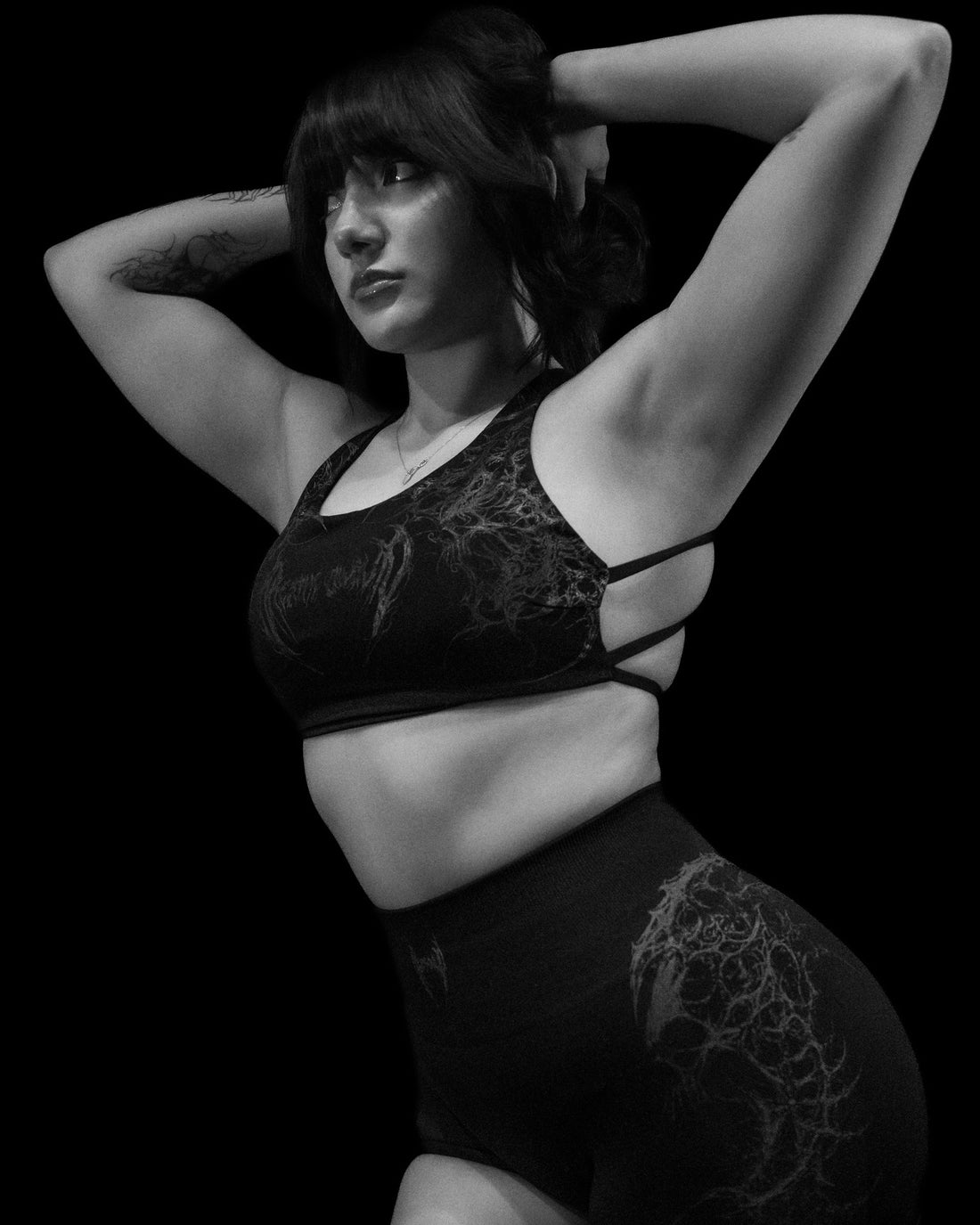 Women's Void Tech™ Death Crawler Sports Bra [DARKNESS]