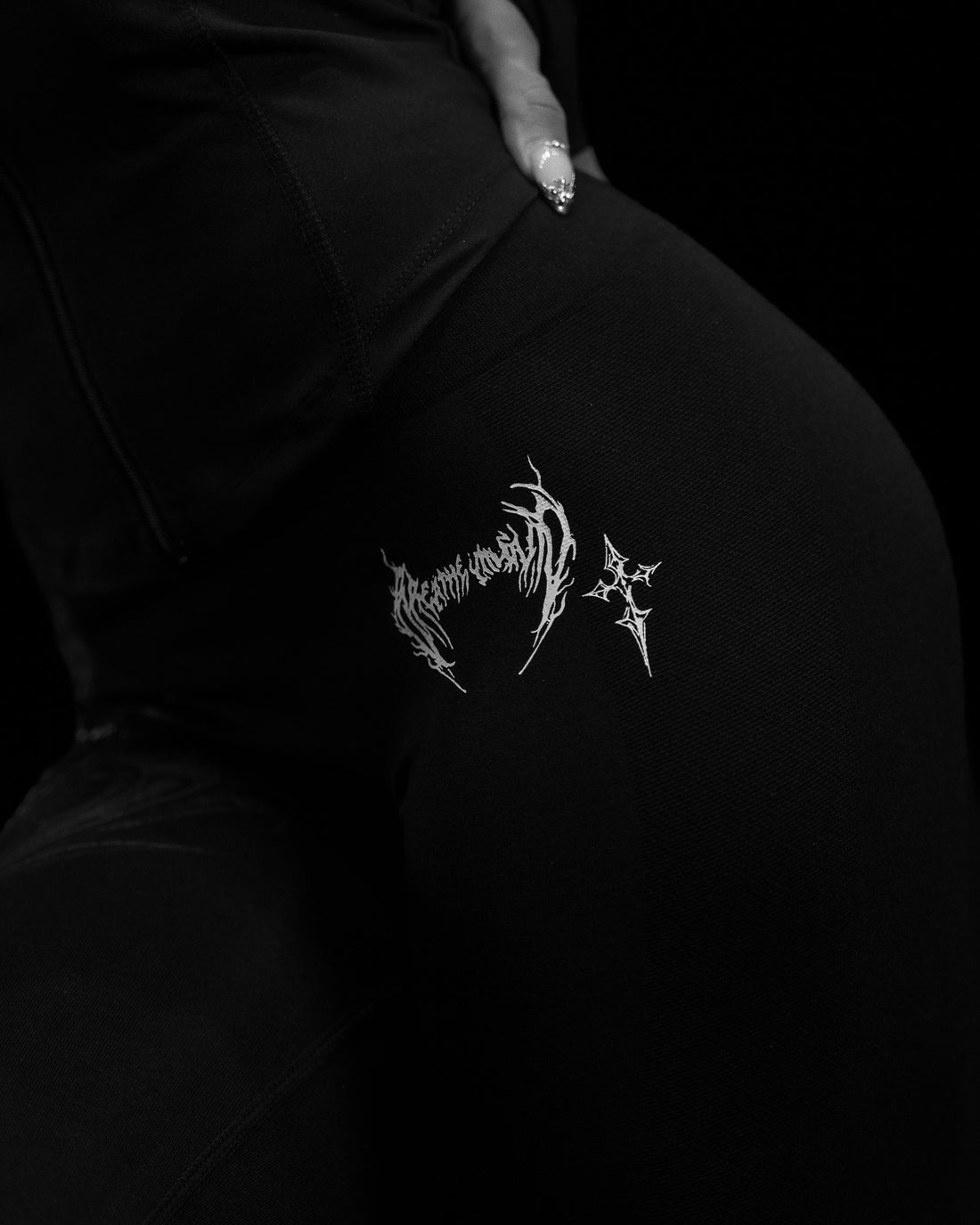 Women's Nightreign Void Tech™ Graphic Seamless Leggings [VOID BLACK]