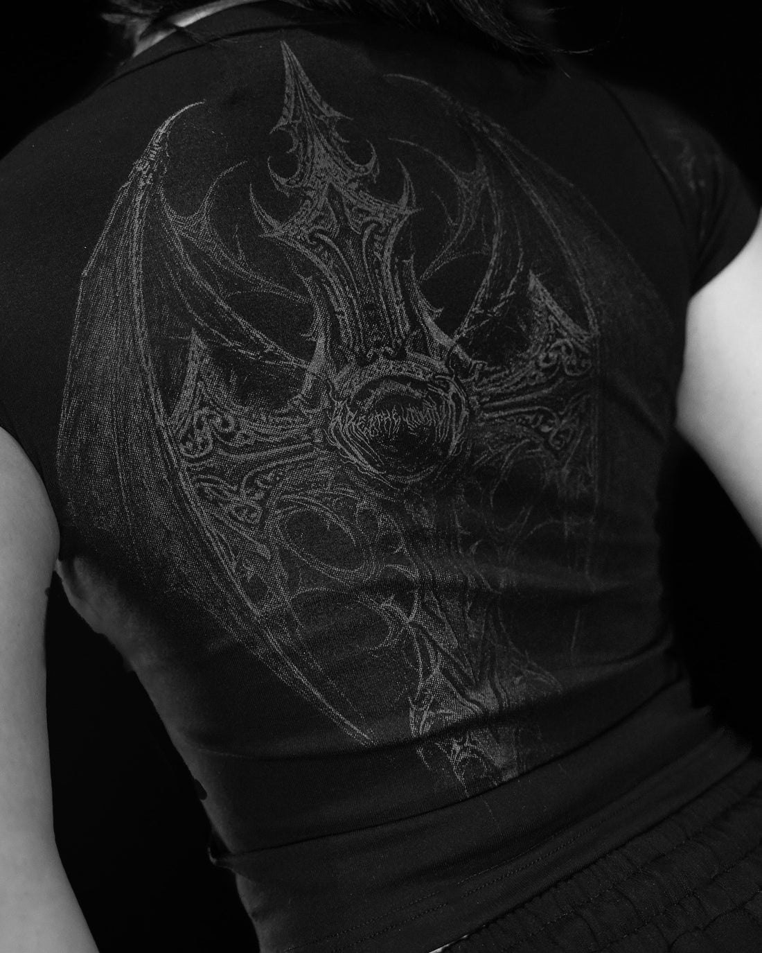 Women's Requiem Baby Tee [DARKNESS]