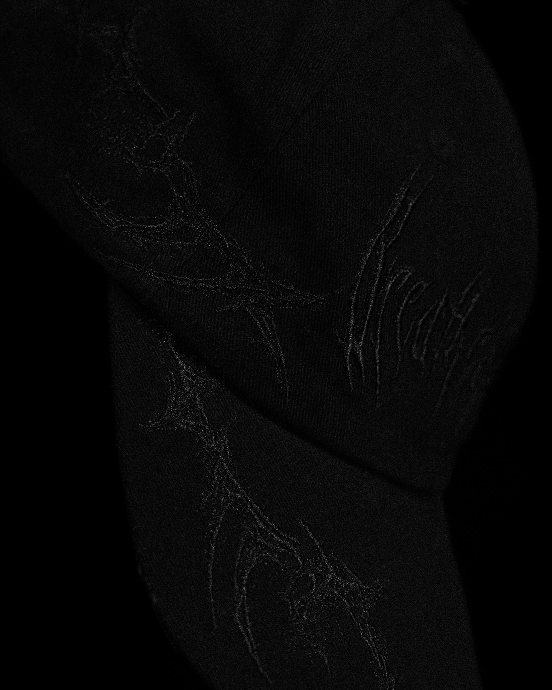 937 Embroidered Logo Cap [DARKNESS]