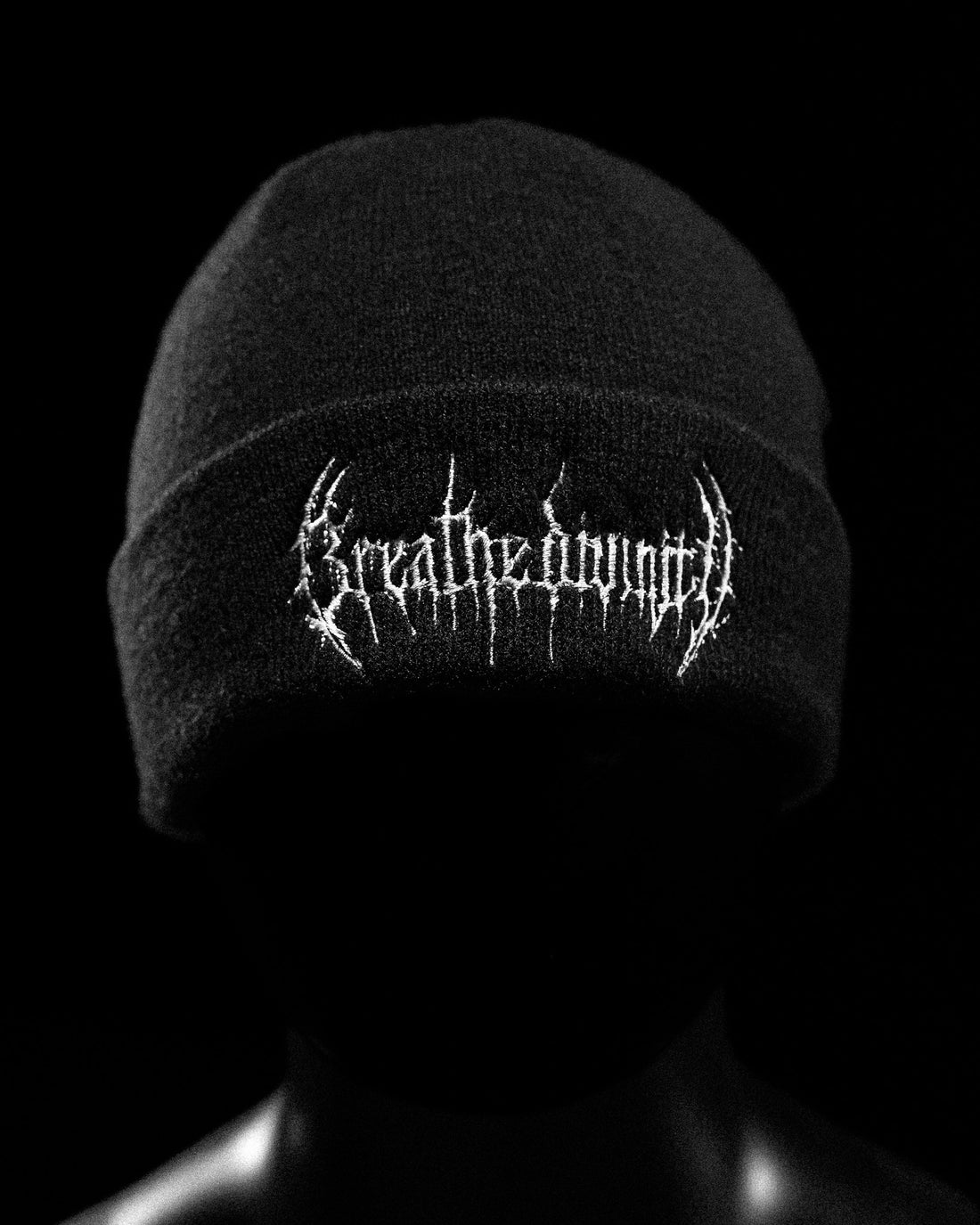 Essential Embroidery Cuff Beanie [VOID BLACK]