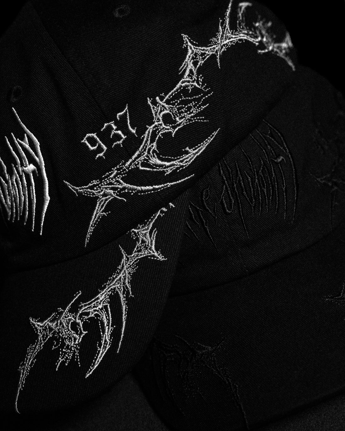 937 Embroidered Logo Cap [VOID BLACK]